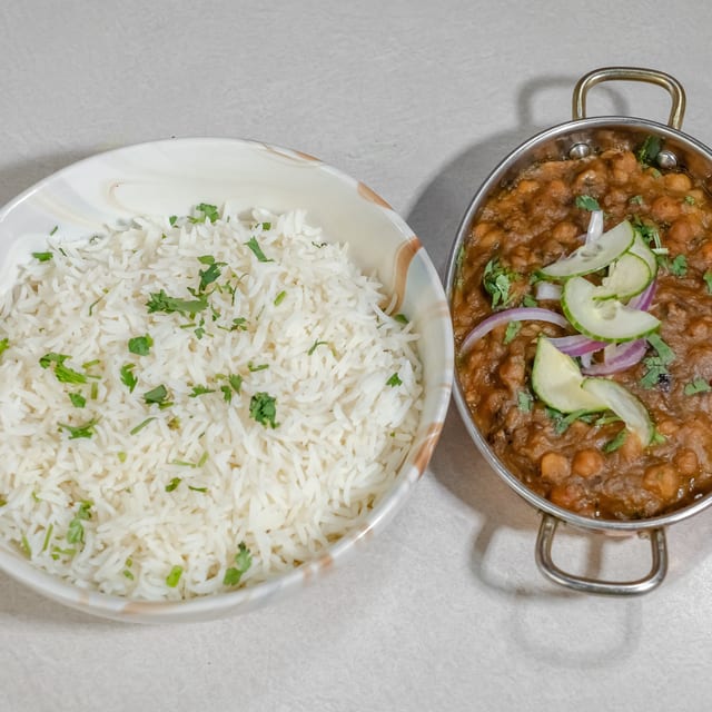 Chana Masala Platter.